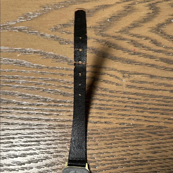 Vintage Members Only Digital Watch – WORKING – 1970s LCD Quartz – Gold Tone - Picture 10 of 14